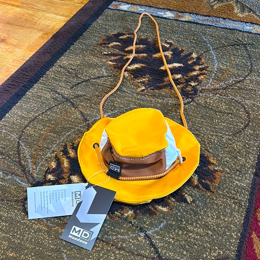 Hat Shape Crossbody Bag with‎ Durable Style